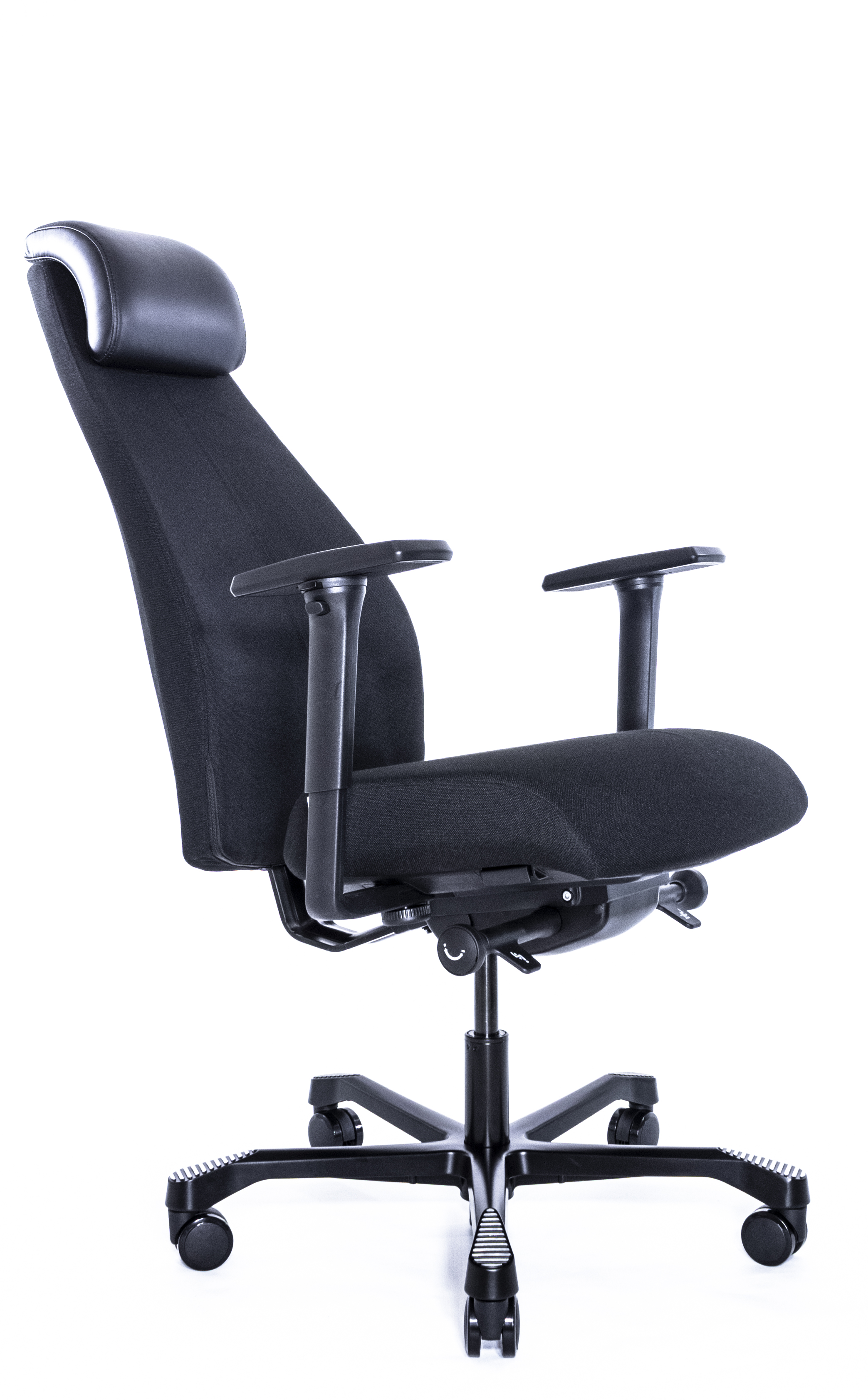 Эргономичное кресло Falto FIRST (наклон вперёд, зауженная спинка, ткань, чёрный)