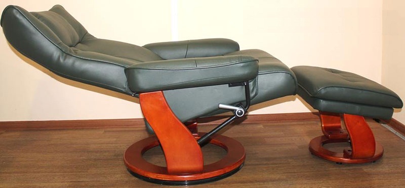 Кресло-реклайнер Relax MAURIS 7604W (кожа-зелен / дер-св.кор 007 Dark Green / 029 т. орех)