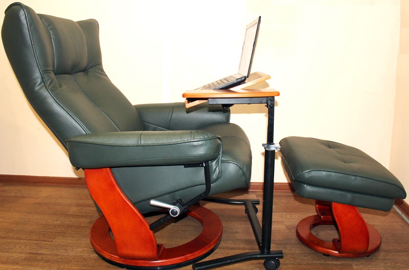 Кресло-реклайнер Relax MAURIS 7604W (кожа-зелен / дер-св.кор 007 Dark Green / 029 т. орех)